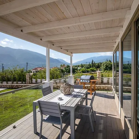 White * カラヴォミロス